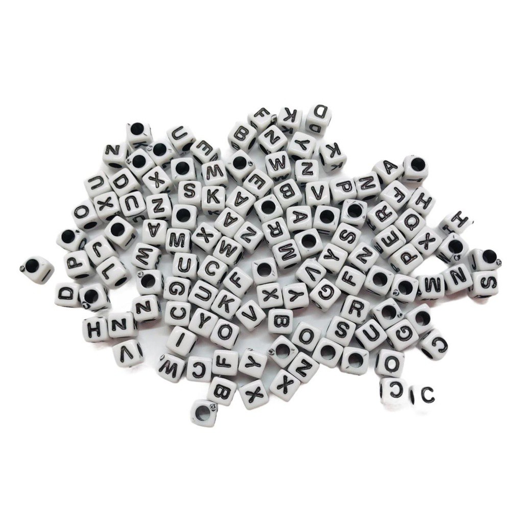 Miçanga Cubo de Letras - Branco c/ Preto - 6x6 - 250Gr