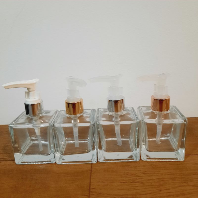3/6 ou 10 Vidros quadrado cubo 80ml (VIDRO RESISTENTE) com válvula pump saboneteira com trava dourada/rosé gold/prata.