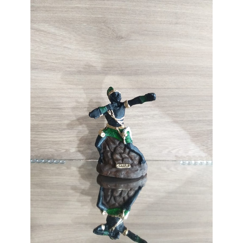 Orixás Oxóssi 10cm - Umbanda / Candomblé Em Resina em Oferta na Shopee