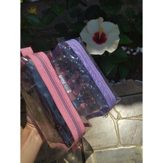 Estojo transparente/Estojo box com glitter.