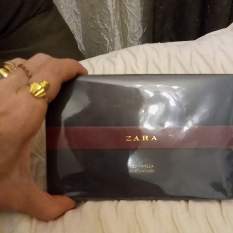 Kit Zara Red Vanilla (inspirado no La Vie est Belle) e Black Amber (inspirado no The One DG) 100ml cada frasco