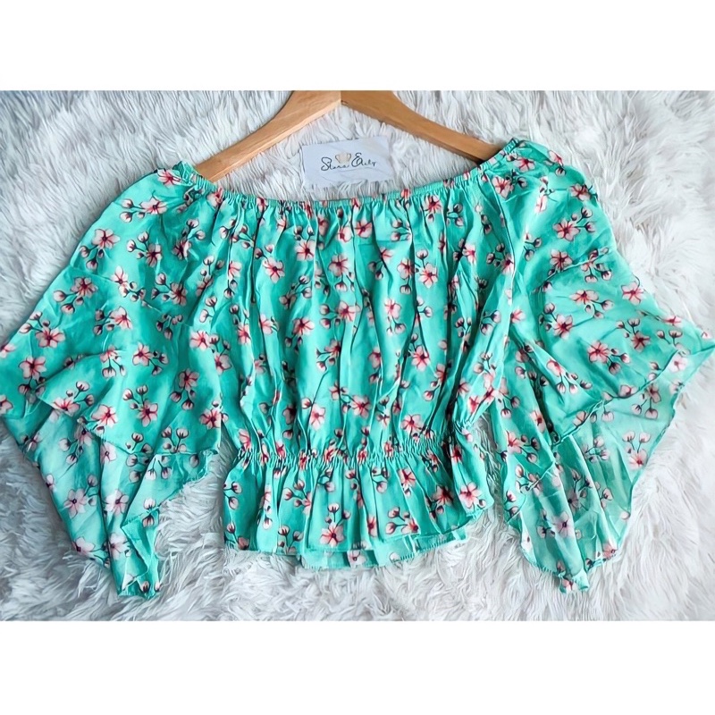 BLUSINHA CIGANINHA OMBRO A OMBRO- Ciganinha manga flare- Cropped Florido estampado feminino- cropped ciganinha de viscose promoção.