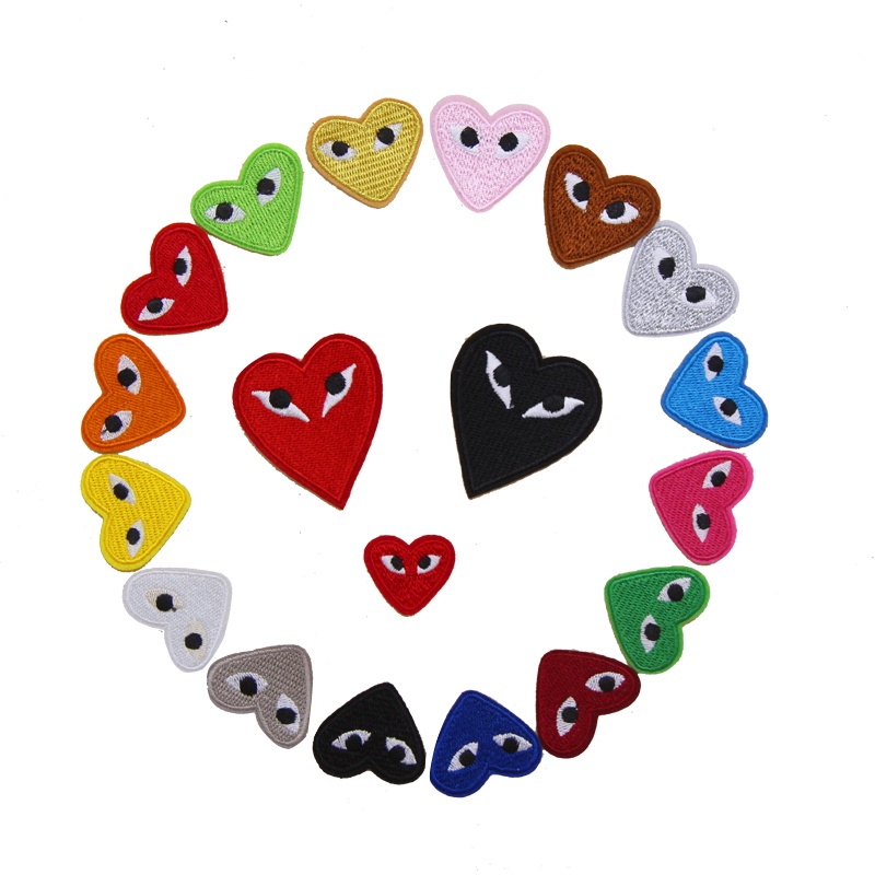 Amor coração olhos pêssego coração olhos branco T peito clássico bordado pano adesivos roupas emblemas braçadeiras calça