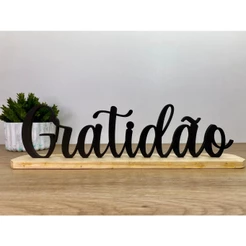 Palavra decorativa gratidão em mdf com recorte a laser