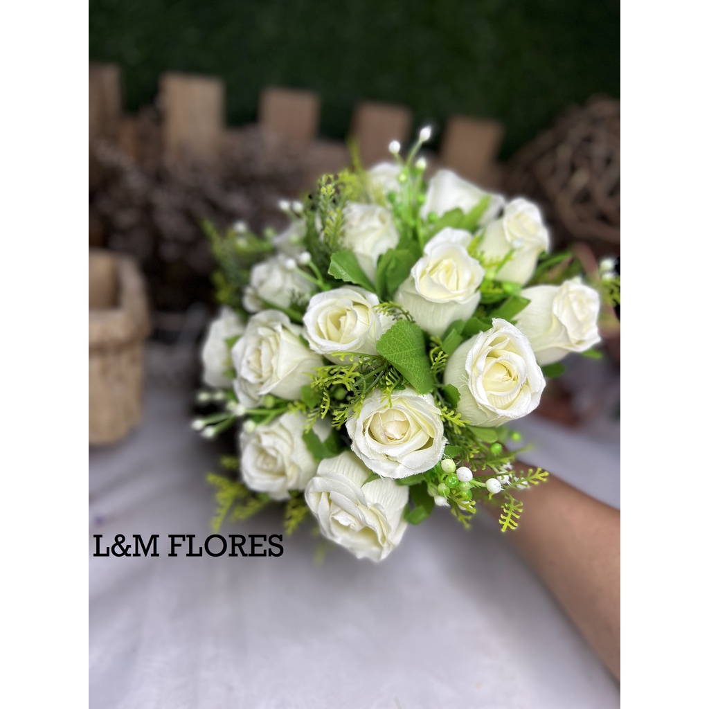 Buquê de Noiva feito de flores artificiais com 15 flores para casamentos em Oferta na Shopee