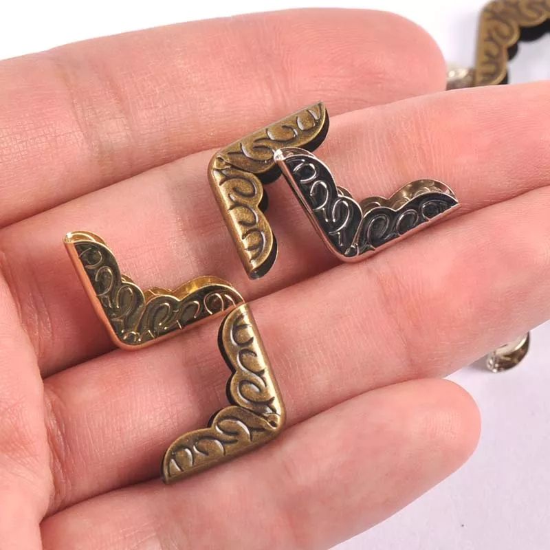 Cantoneira Dourada, Prata e Bronze - Protetor de quina | Shopee Brasil