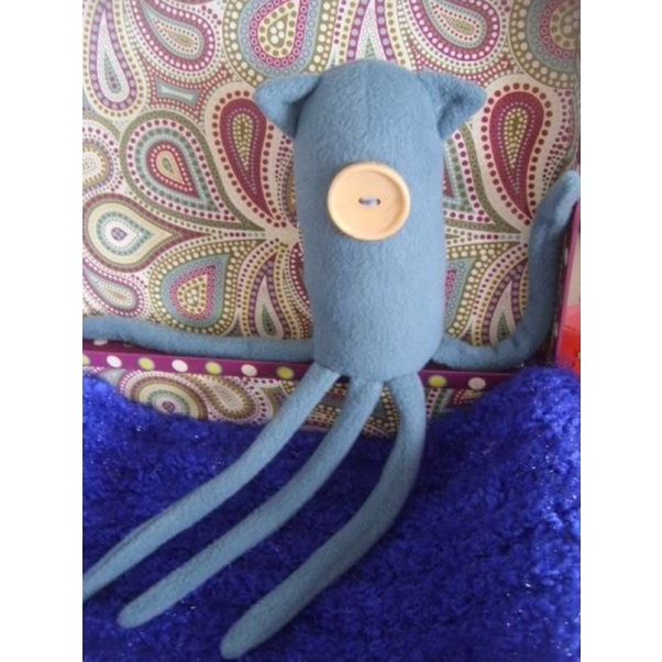 Polvo Coraline (action figure em feltro) Coraline plushie