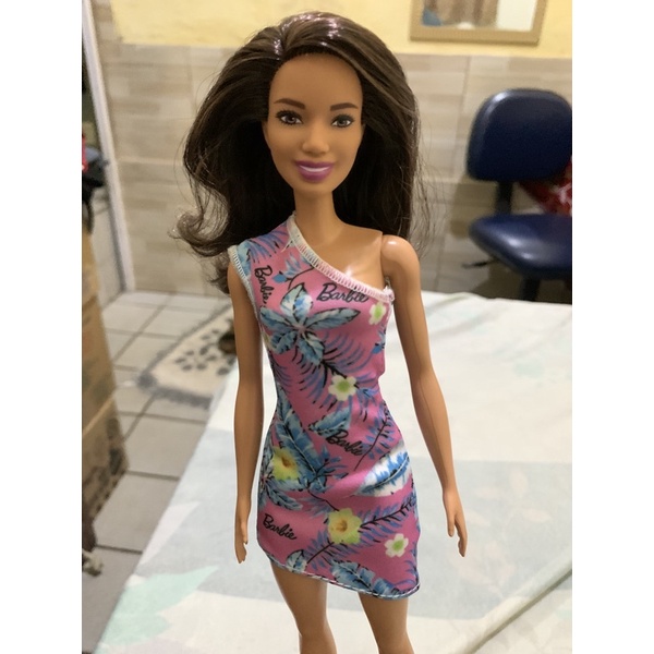 Barbie fashion morena básica floral | Shopee Brasil