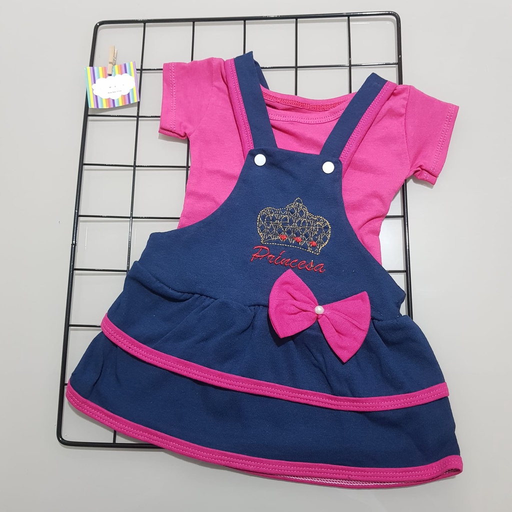 Jardineira bebê menina malha bordada com babado e laço e blusa