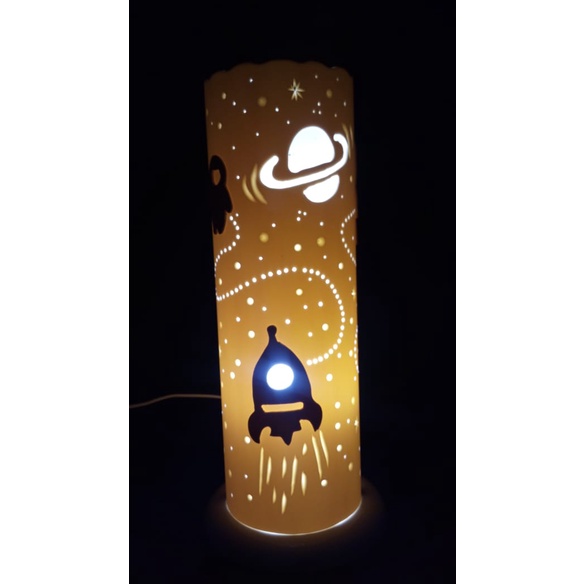 Astronauta Universo Luminária de Mesa Artesanal em pvc 30 cm Bivolt