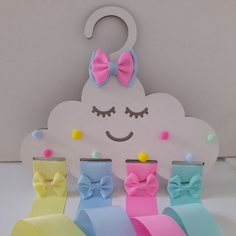 Organizador de laço infantil porta laços nuvem MDf colorido, cabide menina decorado pompom. em Oferta na Shopee
