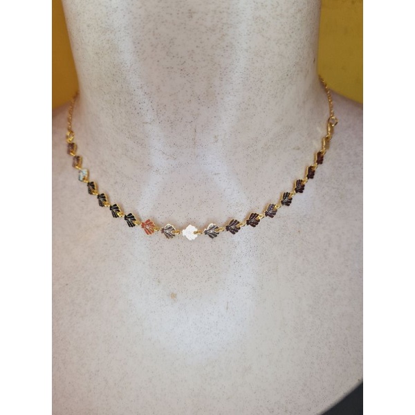 CHOKER FOLHEADA A OURO 18K MINI CONCHINHAS