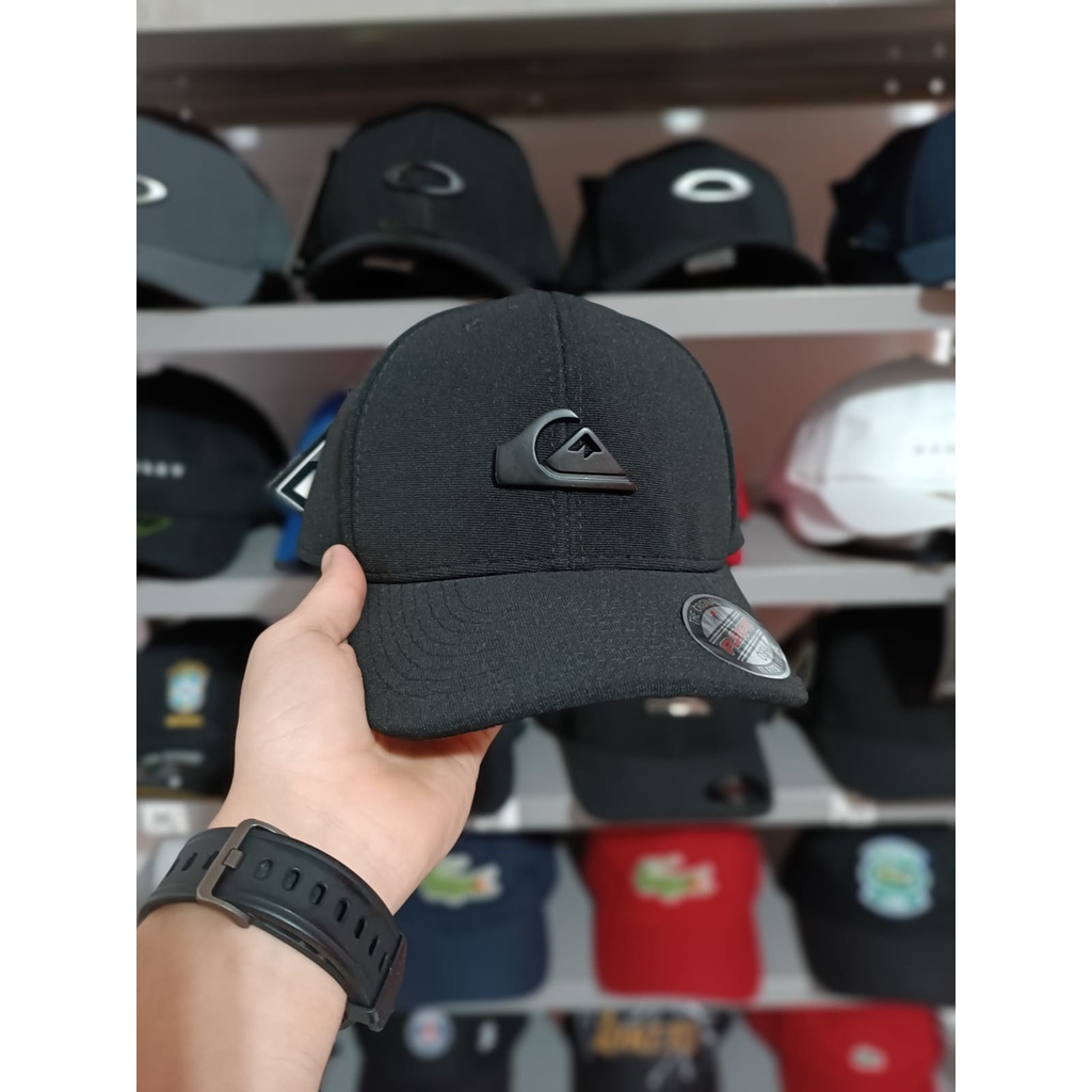 Boné Quiksilver Letreiro Cor Preto Com Símbolo Preto Aba Curva Promoção
