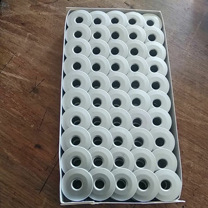 kit com 25 unidades de carretilha bobina canelinha  de alumínio abaulada para máquina de costura reta industrial bobina baixa