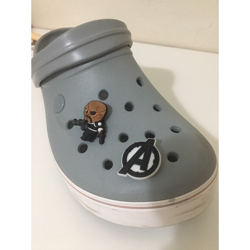 kit 2 pin jibbitz crocs avengers marvel originais ! importados eua