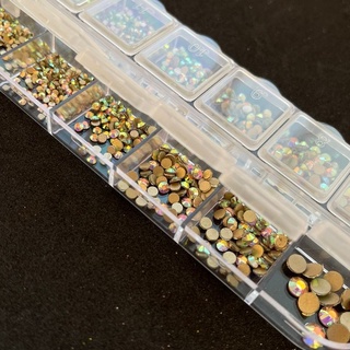 Kit Estojo Strass Transparente C/12 E C/6 Furta Cor Com Fundo Plano Em Tamanhos