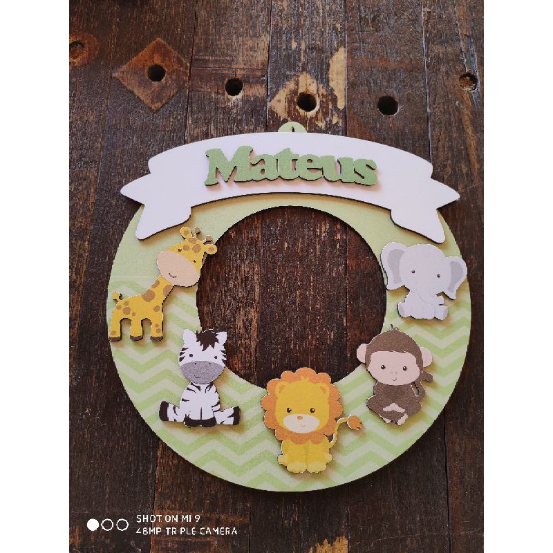 Porta Maternidade Safari menino em Oferta na Shopee