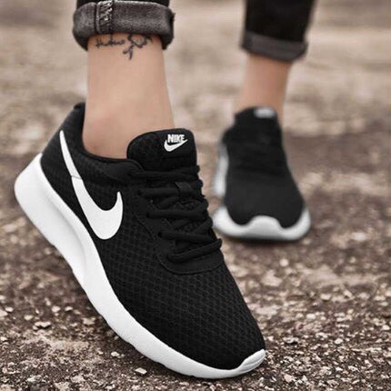 tenis da nike feminino preto com branco