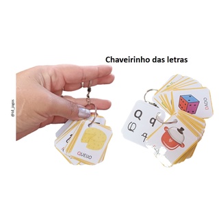 chaveirinho do alfabeto com letras cursivas e bastão plastificado para crianças