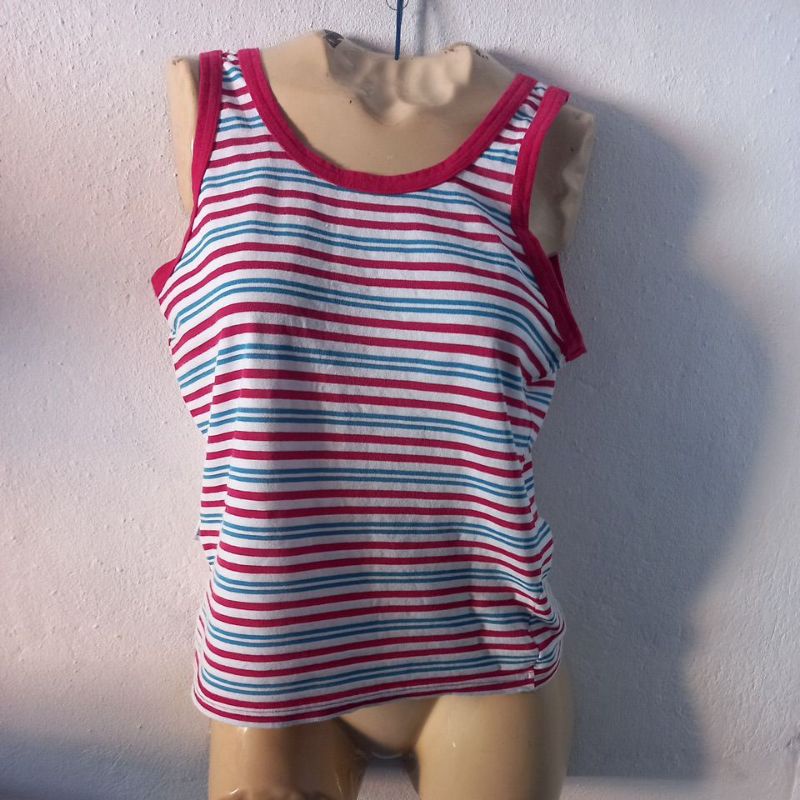 Camiseta listrada branca adulta usada