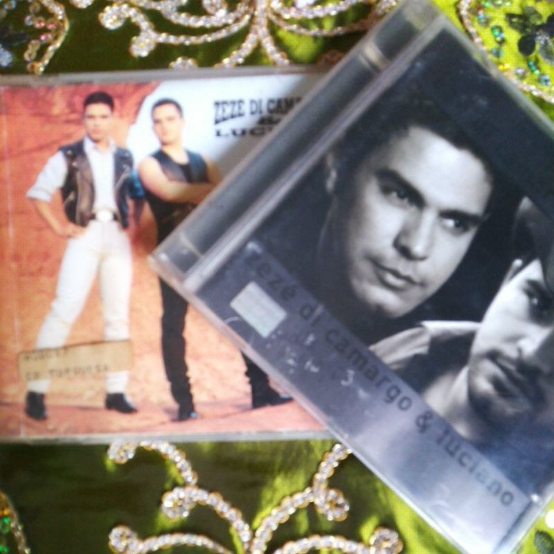 CDs Zezé dia Camargo e Luciano