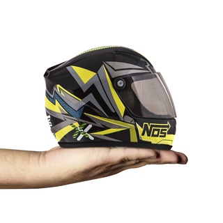 Mini Capacete Enfeite Decorativo Pro Tork NOS Abstract Preto e Amarelo