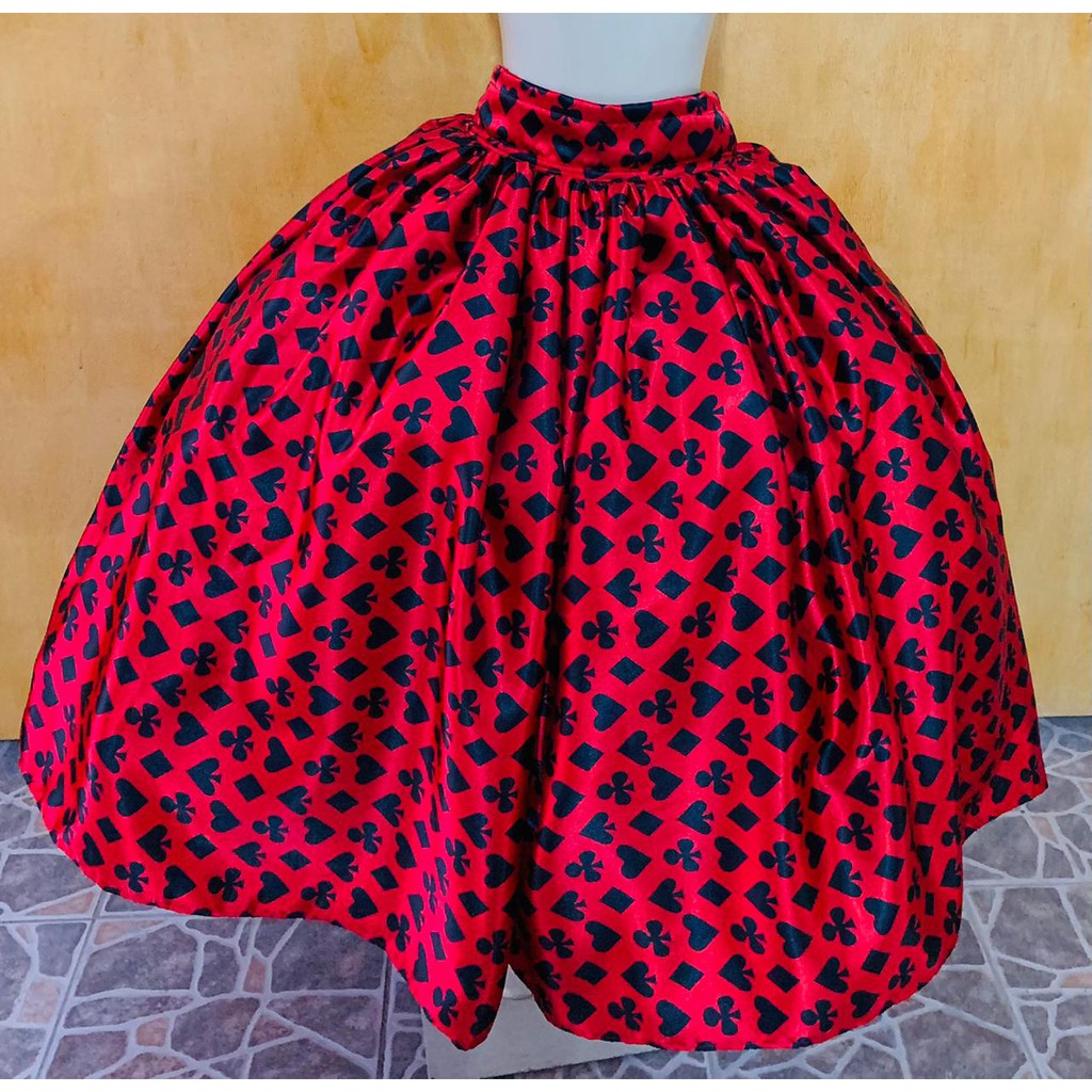 SAIA DE CETIM ESTAMPADO BARALHO VERMELHO NAIPE PRETO/ POMBA GIRA/MARIA NAVALHA/ MALANDRA / MULAMBO - UMBANDA E CANDOMBLÉ