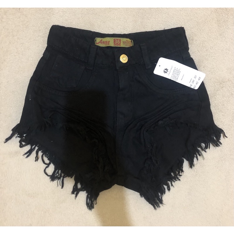 Short jeans preto rasgado sales feminino