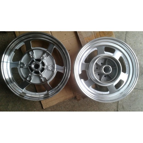 Roda Dianteira E Traseira Kasinski Mirage 250 Original