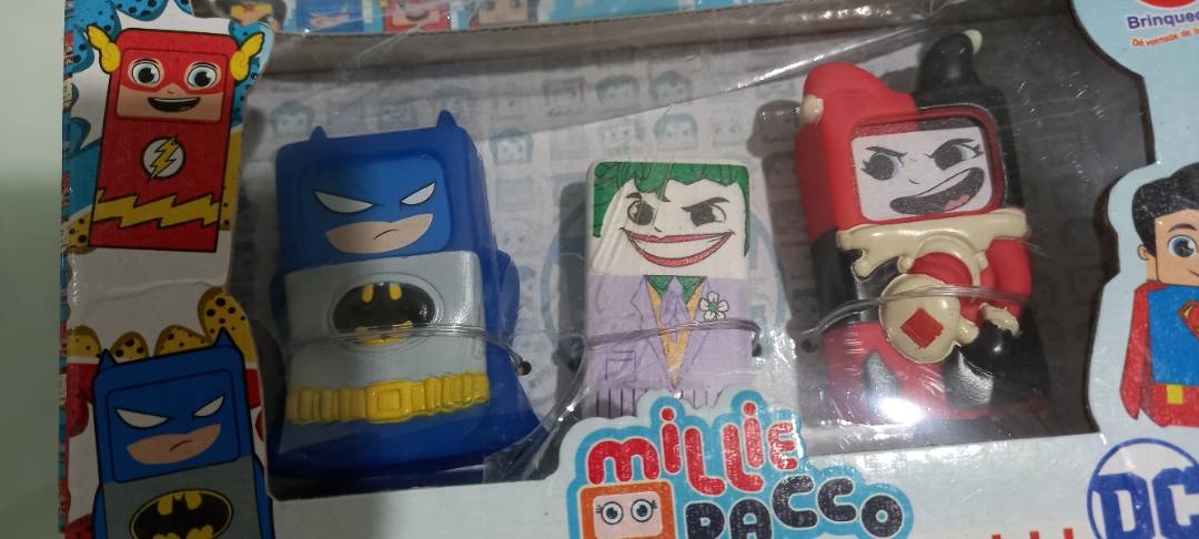 Conjunto Milliepacco - Super Friends - Batman - Coringa - Arlequina - Jogo  das Emoções - Líder