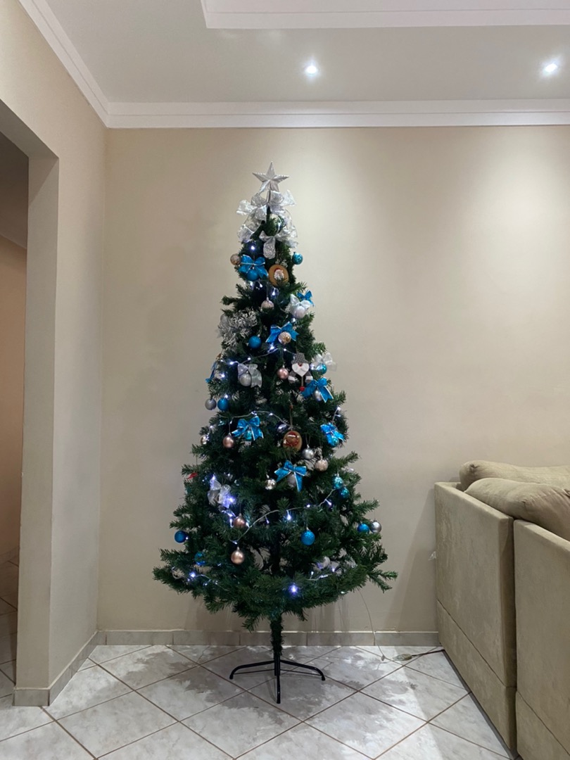Árvore de Natal Grande 2,10m 800 Galhos Pinheiro Canadense | Shopee Brasil