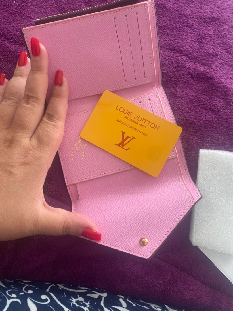Carteira Louis Vuitton Victorine Brown / Pink - LLebu: A melhor  experiência de Luxo online do mundo!