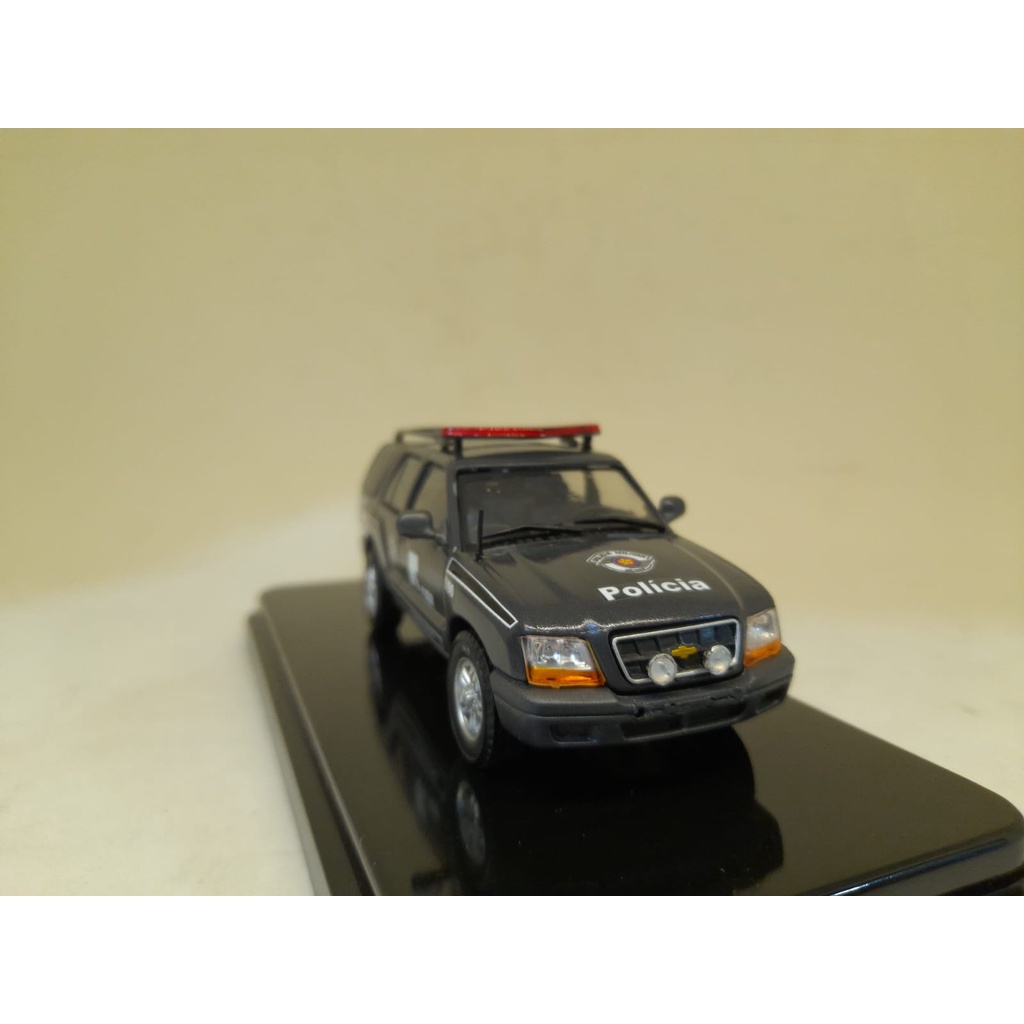 Carro de polícia a escala 1:43 (vários modelos)