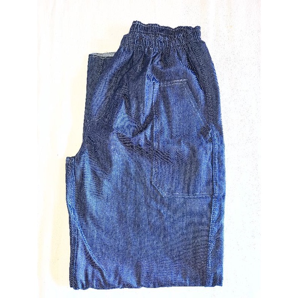 Calça Jeans com Elástico na Cintura e Cordão para Ajustar