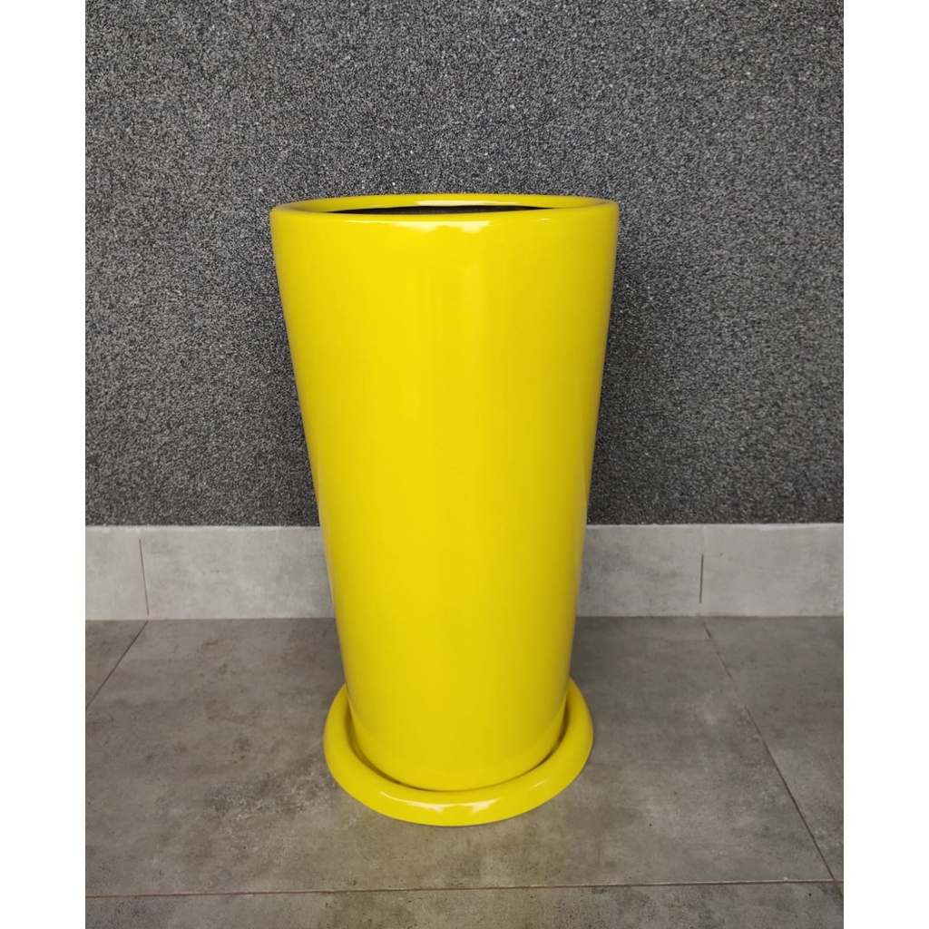 Vaso Fibra Vidro Plantas Tipo Vietnamita Preto 60cm + Prato