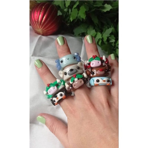 Anéis De Natal Antialérgico Artesanal Biscuit Porcelana  Natal Vaquinha Axolote Rena Urso Polar Pinguim Fofo Kawaii Cute