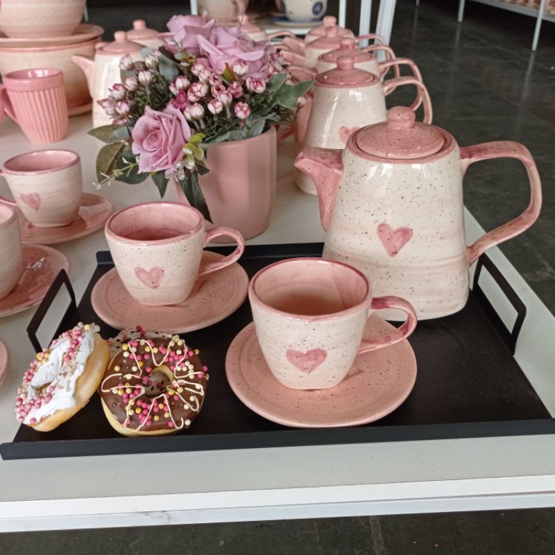 kit jogo xícara chá rosa 150 ml em cerâmica 6 un com bule 1. litro