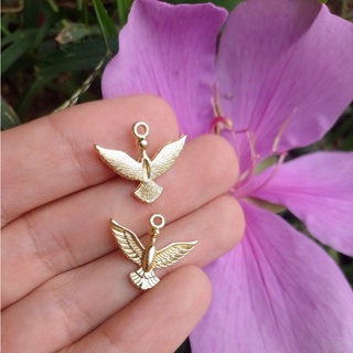 10 Pingente / Medalha Divino Espírito Santo Dourado - Pombinha da Paz em Oferta na Shopee
