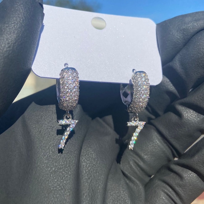 Brinco ice cravejado Número 7 cr7 masculino A+++