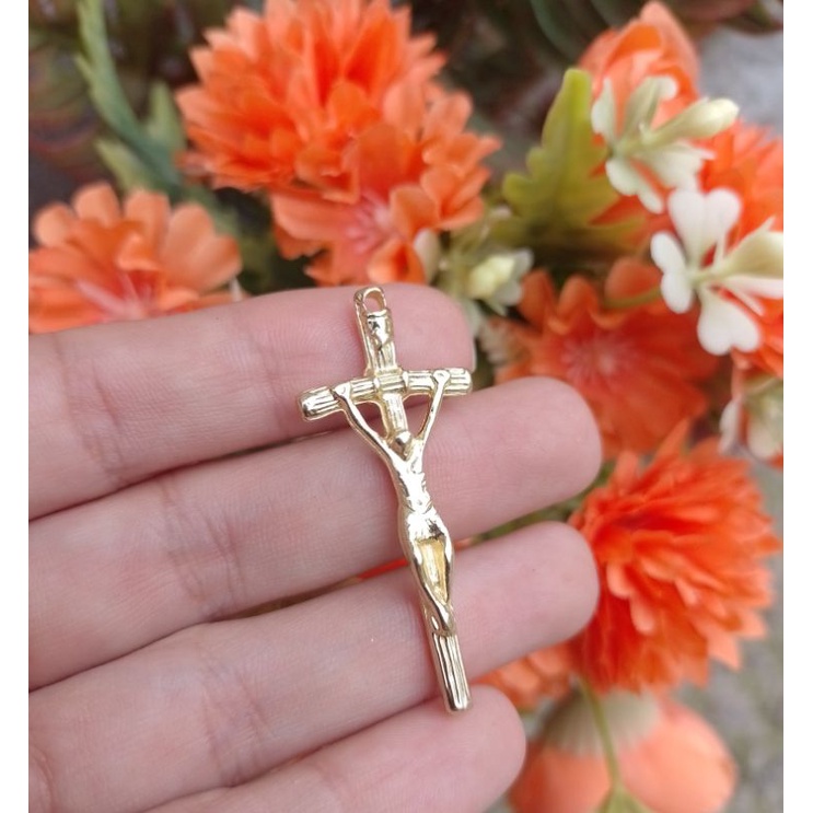 10 Cruz para Terço Dourado - Cruz do Papa - Crucifixo para terço - Peças para Terço Católico- Montagem de terço