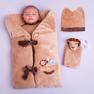 Saída de Maternidade Para bebe Menino Safari Bege com touca + naninha + porta bebe em Oferta na Shopee