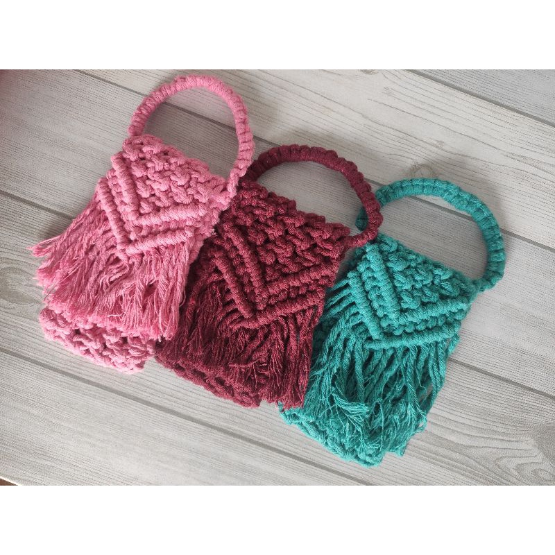 Bolsa Bolsinha Suporte Para celular em Macramê