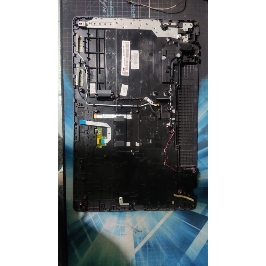 base com teclado com defeito samsung np270 de 15 polegas