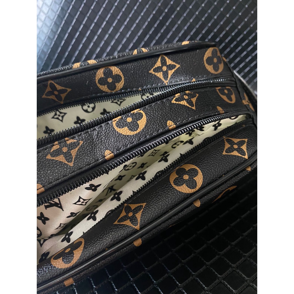 Necessaire Em Couro Louis Vuitton Unissex Bolsa De Mão