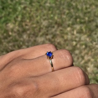 Anel Solitário Feminino com Pedra Azul Folheado a Ouro 18k ou Prata