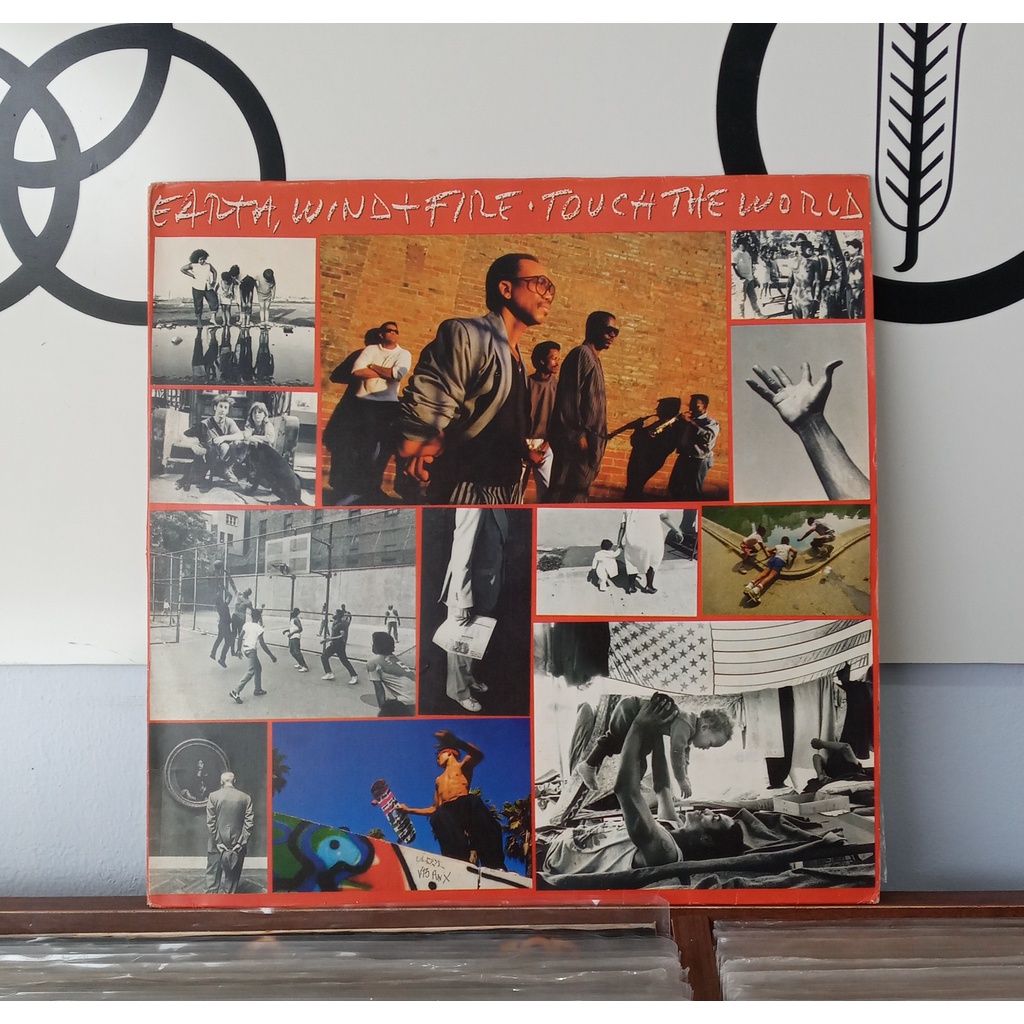 VINIL - EARTH, WIND & FIRE - TOUCH THE WORLD - COM ENCARTE