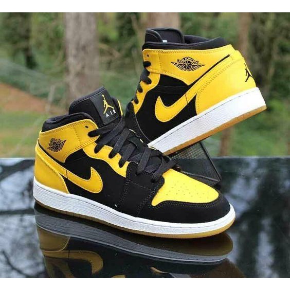 Air jordan store preto e amarelo