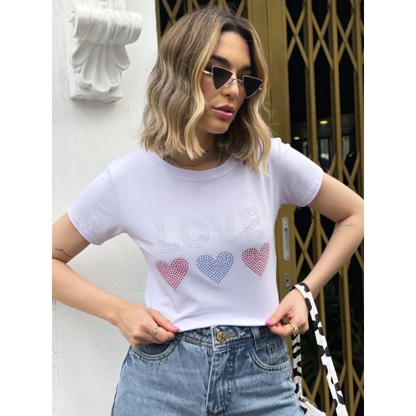 T-shirt feminina com pérola estampa colação tecido viscolycra
