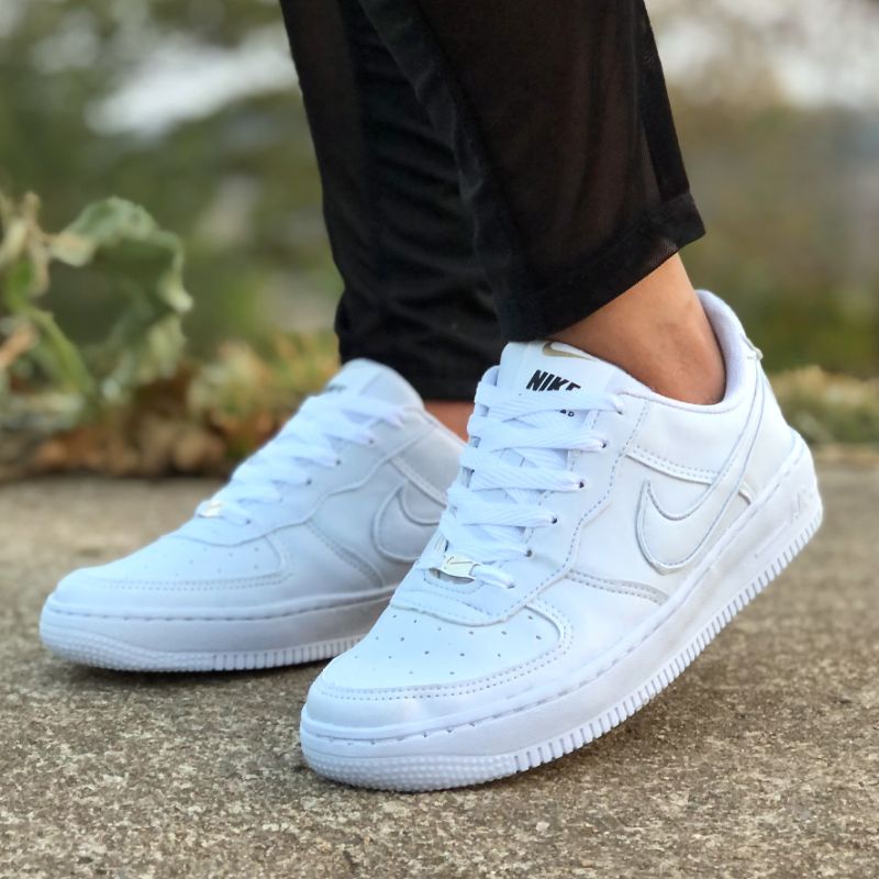 loose lace air forces