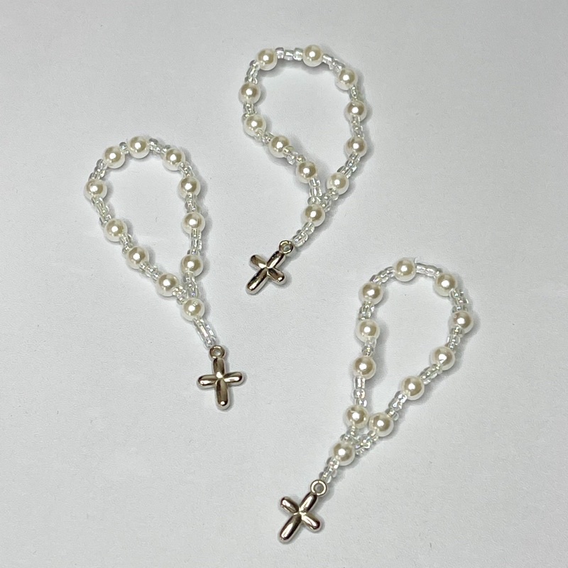 Kit 10 Mini Terço Lembrancinhas Branco Perolado Decoração Enfeite